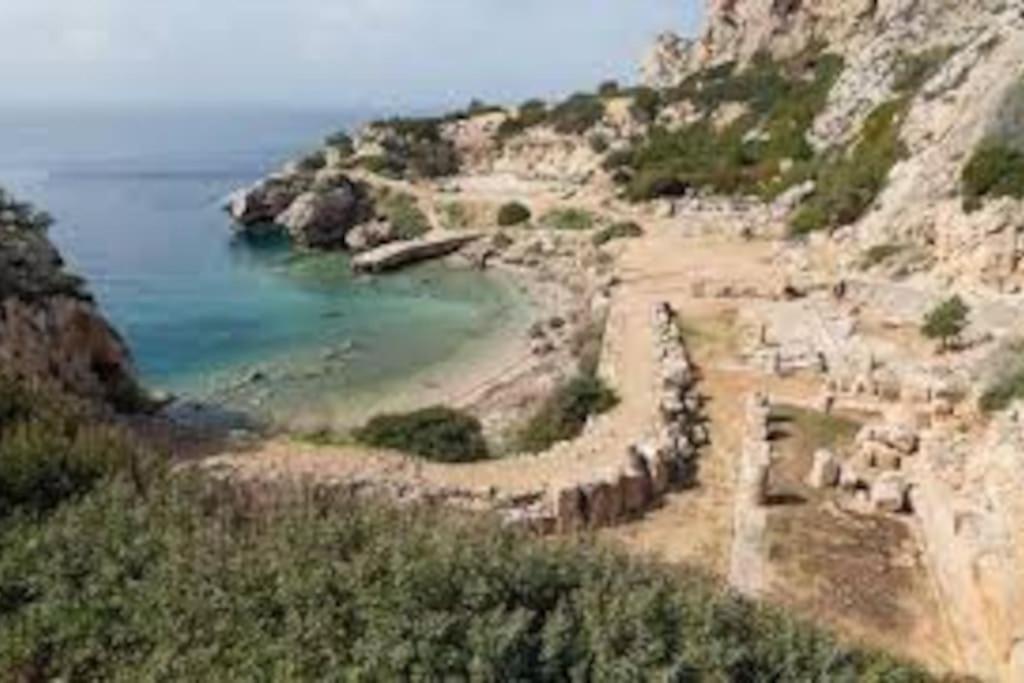 House By The Sea At Skaloma, Loutraki Villa Vouliagmeni Gölü Dış mekan fotoğraf